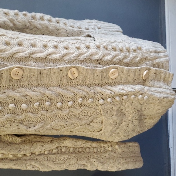 J.crew hand knit ivory cream button  removable fur  hood sweater  size M - Picture 5 of 15